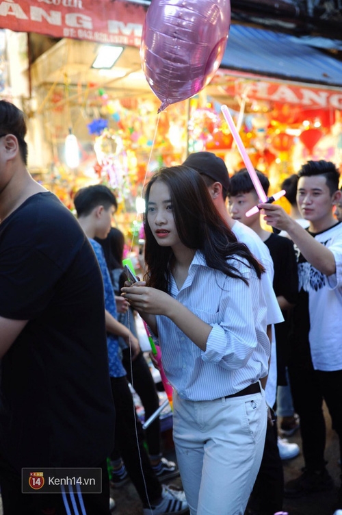 Trung thu vẫn như mọi khi, Hà Nội vui nhất Hàng Mã, Sài Gòn đông nhất phố người Hoa! - Ảnh 3.