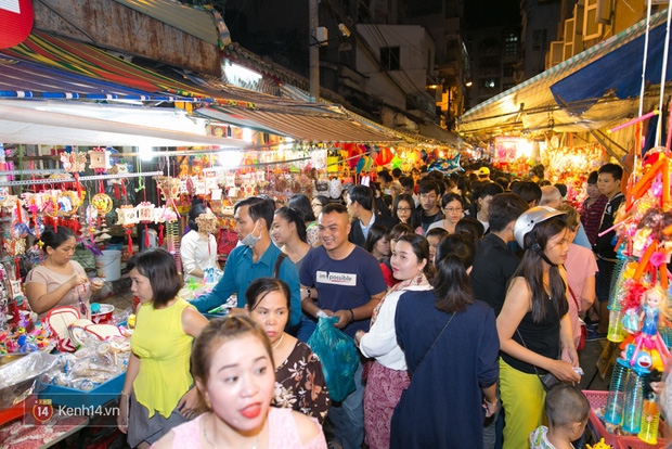 Trung thu vẫn như mọi khi, Hà Nội vui nhất Hàng Mã, Sài Gòn đông nhất phố người Hoa! - Ảnh 13.