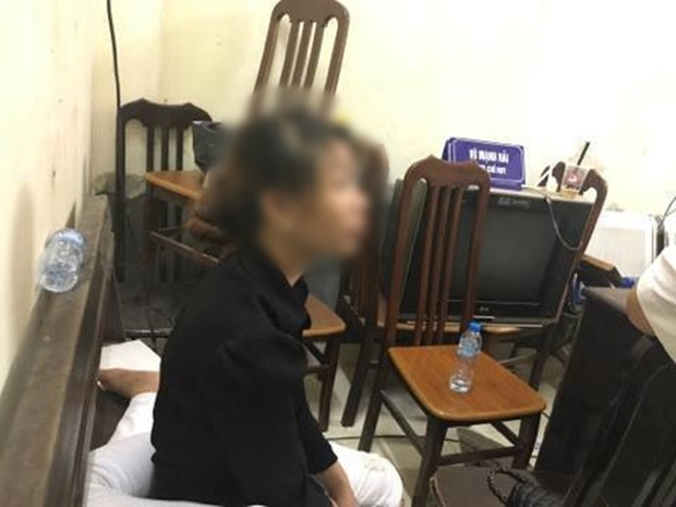 Cô gái trẻ bị lột đồ tại phố Hàng Mã đêm Trung thu: Tôi bị người phụ nữ cắn vào mặt nên mới có hành động tự vệ - Ảnh 4.