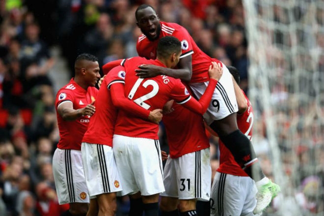 MU-Mourinho ảo tưởng sức mạnh: Bắt nạt nhóm cuối bảng, dè chừng vỡ mộng - 1