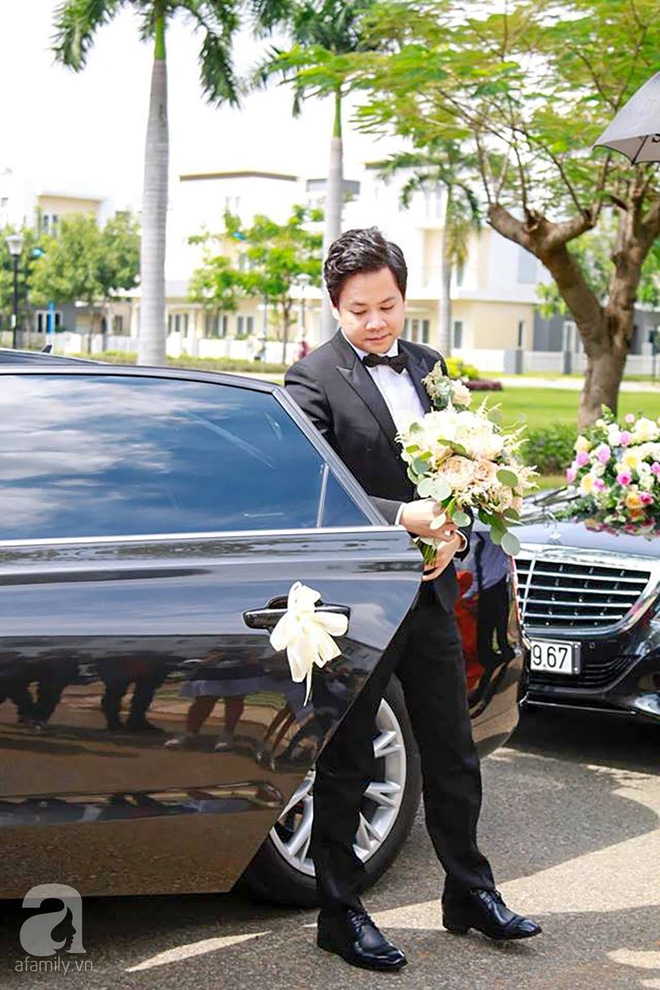 Trực tiếp: Chú rể Trung Tín lịch lãm như tài tử dẫn đầu đoàn bê tráp tiến vào nhà cô dâu Đặng Thu Thảo - Ảnh 1.