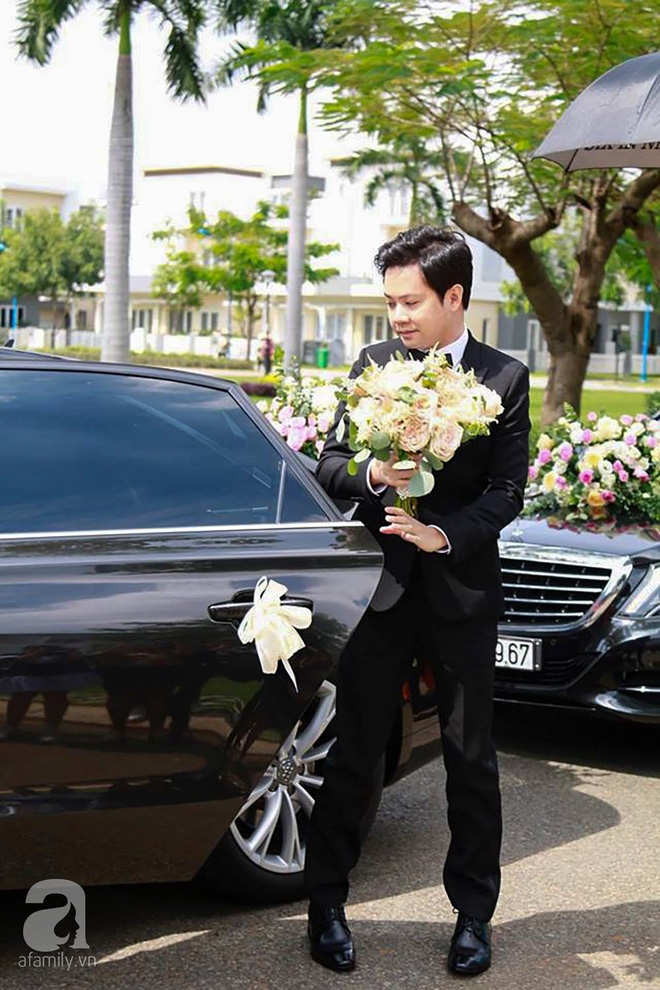 Trực tiếp: Chú rể Trung Tín lịch lãm như tài tử dẫn đầu đoàn bê tráp tiến vào nhà cô dâu Đặng Thu Thảo - Ảnh 9.