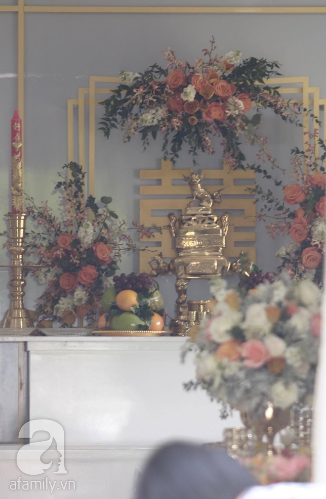 Trực tiếp: Chú rể Trung Tín lịch lãm như tài tử dẫn đầu đoàn bê tráp tiến vào nhà cô dâu Đặng Thu Thảo - Ảnh 12.