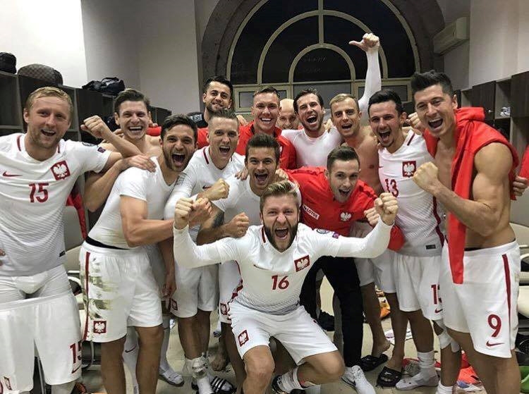 Lewandowski pha ky luc cua Ronaldo o vong loai World Cup hinh anh 6