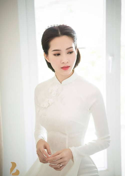 Điểm danh những chiếc nhẫn cưới có trị giá khủng của cặp đôi sao Việt - Ảnh 2.
