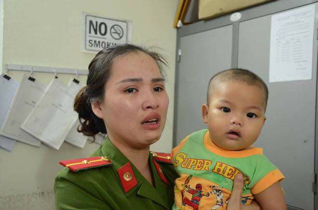 Nữ công an phường xúc động khi tâm sự về sự việc hy hữu.