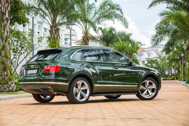 Cận cảnh Bentley Bentayga cá nhân hóa độc nhất Việt Nam - Ảnh 4.