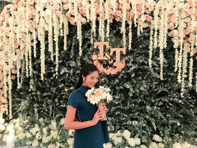 Dang Thu Thao tung hoa cuoi cho Ngoc Han sau hon le hinh anh 1