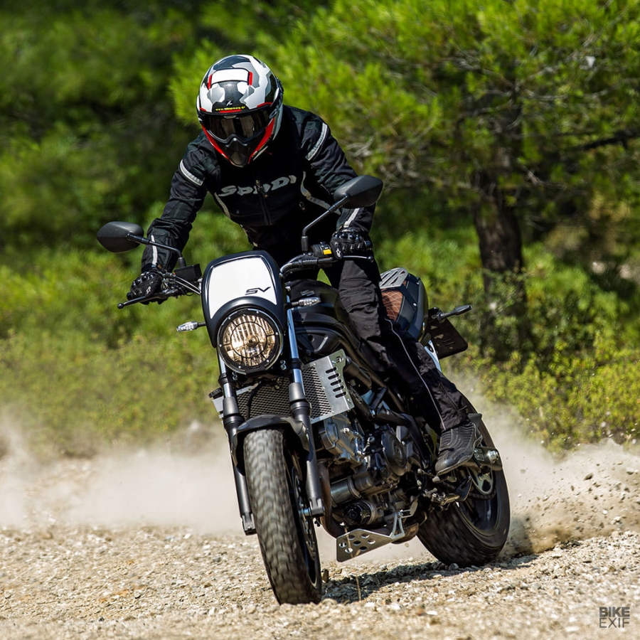 Suzuki SV650 hoi sinh theo phong cach scrambler hinh anh 9