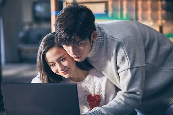 co gai ngoi xe lan va chuyen tinh bat ngo tren facebook hinh anh 1