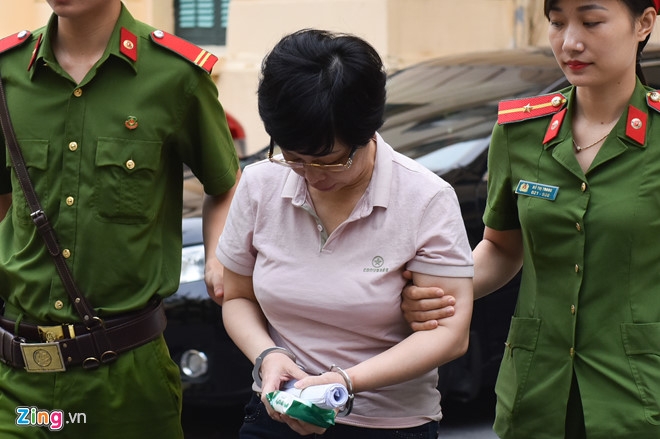 Cuu dai bieu Quoc hoi lua gan 400 ty bi de nghi an chung than hinh anh 1