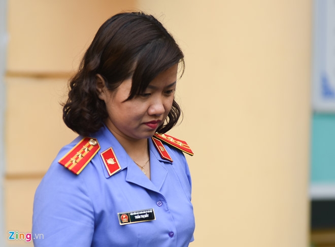 Cuu dai bieu Quoc hoi lua gan 400 ty bi de nghi an chung than hinh anh 2