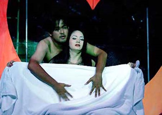Diễn cảnh nóng trên sân khấu khó khăn gấp trăm lần so với trên màn ảnh - 5
