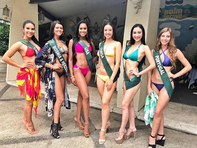 Ha Thu do dang cung thi sinh Hoa hau Trai dat trong trang phuc bikini hinh anh 1