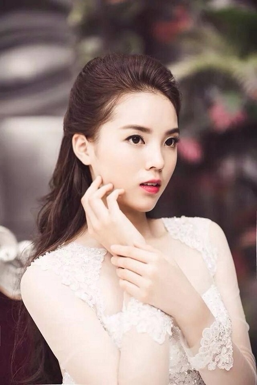 ky duyen tiep tuc dinh nghi ván phau thuat mi voi hinh anh doi mat khac la - 3