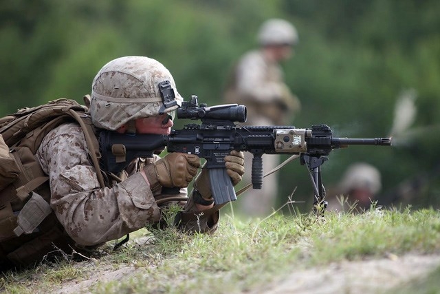 Ngan ngam M16, Luc quan My di tim sung truong tan cong moi-Hinh-7