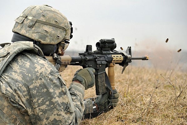 Ngan ngam M16, Luc quan My di tim sung truong tan cong moi-Hinh-8