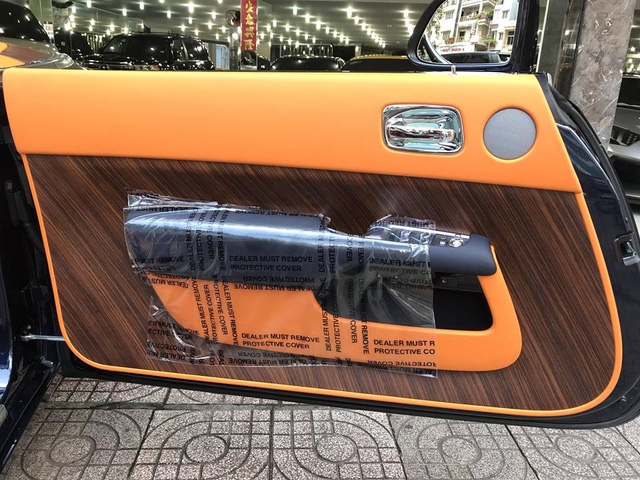 Rolls-Royce Dawn 25 tỷ Đồng bất ngờ xuất hiện tại Sài thành - Ảnh 13.