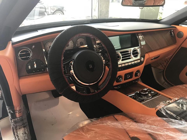 Rolls-Royce Dawn 25 tỷ Đồng bất ngờ xuất hiện tại Sài thành - Ảnh 18.