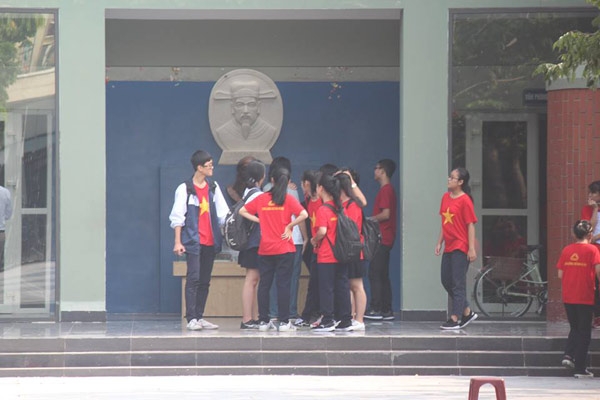 truong luong the vinh khong chao co dau tuan, hoc sinh soc khi biet thay cuong qua doi - 3