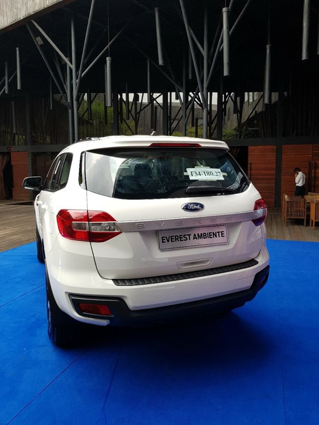 Lộ thêm ảnh và giá bán của Ford Everest mới tại Việt Nam - Ảnh 4.