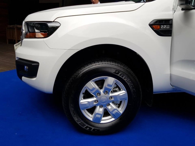Lộ thêm ảnh và giá bán của Ford Everest mới tại Việt Nam - Ảnh 5.