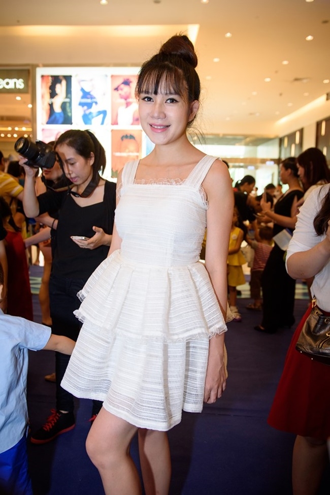 minh ha tuoi u40 la ba me 4 con tre nhat showbiz kho ai do noi hinh anh 13