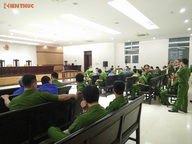 Nhung hinh anh dau tien phien phuc tham Nguyen Van Tinh-Hinh-2