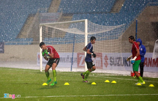 DTVN vs Campuchia (0-0, H1): CDV doi mua ung ho tuyen VN hinh anh 5