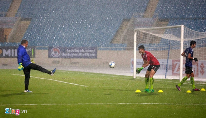 DTVN vs Campuchia (0-0, H1): CDV doi mua ung ho tuyen VN hinh anh 6