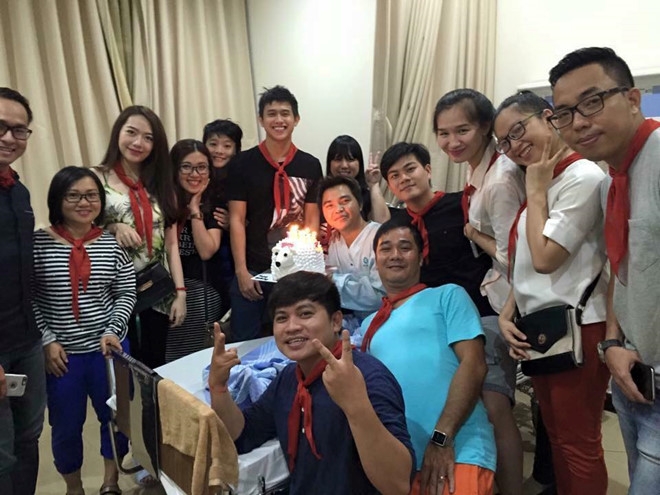 Ca sĩ Lê Minh từng rơi vào nguy kịch sau khi bị tai nạn gãy chân hình ảnh 2 Ca si Le Minh tung roi vao nguy kich sau khi bi tai nan gay chan hinh anh 2