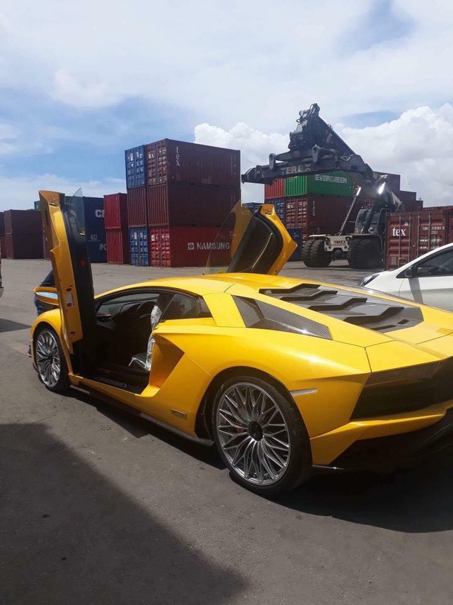 Đại gia Việt phải trả lệ phí trước bạ ít nhất 4 tỷ Đồng khi mua siêu xe Lamborghini Aventador S - Ảnh 2.