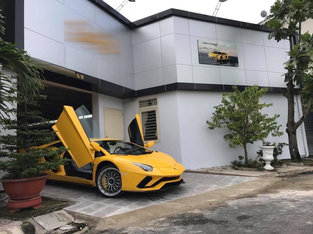 Đại gia Việt phải trả lệ phí trước bạ ít nhất 4 tỷ Đồng khi mua siêu xe Lamborghini Aventador S - Ảnh 3.