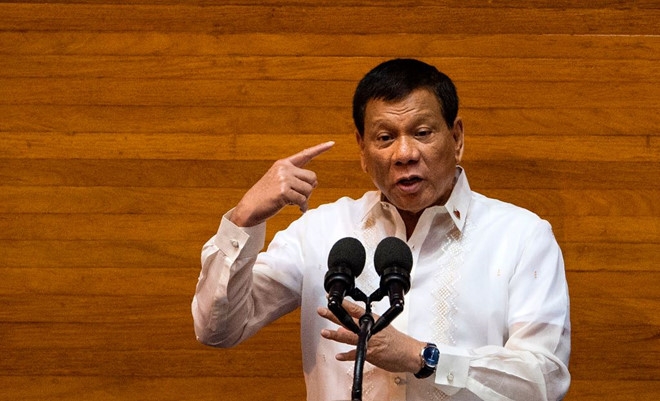 Duterte rut canh sat khoi cuoc chien ma tuy Philippines hinh anh 1