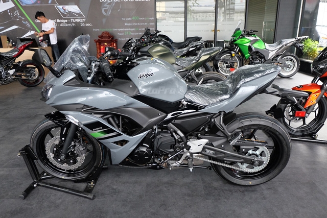 Kawasaki Ninja 650 2018 với màu sơn mới xuất hiện tại Việt Nam, giá bán 288 triệu Đồng - Ảnh 4.