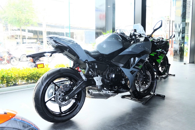Kawasaki Ninja 650 2018 với màu sơn mới xuất hiện tại Việt Nam, giá bán 288 triệu Đồng - Ảnh 7.