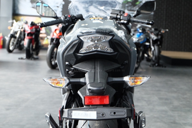Kawasaki Ninja 650 2018 với màu sơn mới xuất hiện tại Việt Nam, giá bán 288 triệu Đồng - Ảnh 12.