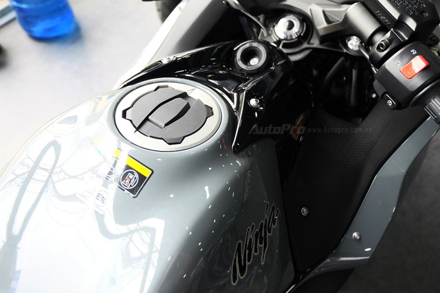 Kawasaki Ninja 650 2018 với màu sơn mới xuất hiện tại Việt Nam, giá bán 288 triệu Đồng - Ảnh 14.