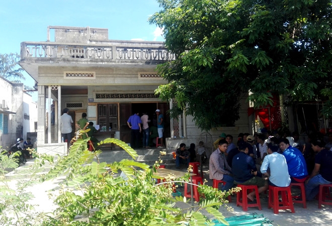 Kiem diem can bo de nghi pham treo co tu tu trong phong hoi cung hinh anh 2