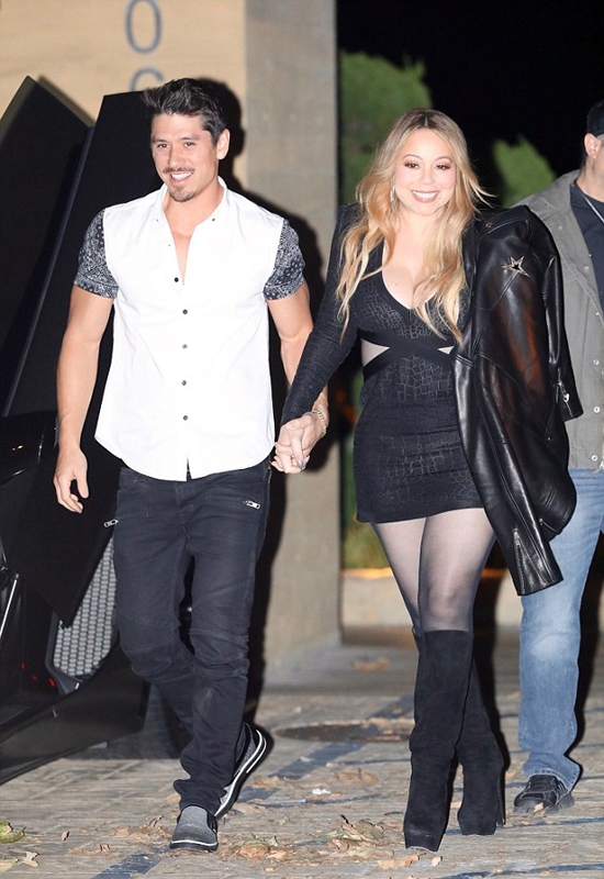 mariah-carey-dien-vay-ngan-sexy-di-choi-toi-voi-bo-tre