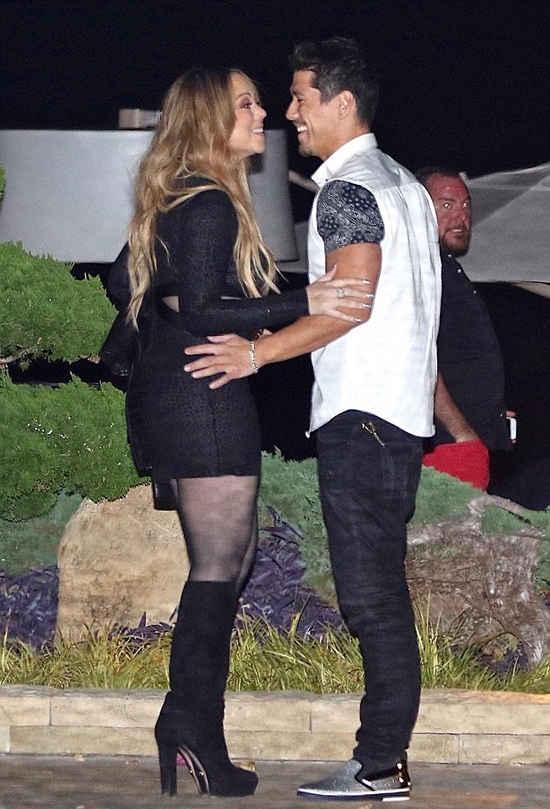 mariah-carey-dien-vay-ngan-sexy-di-choi-toi-voi-bo-tre-1