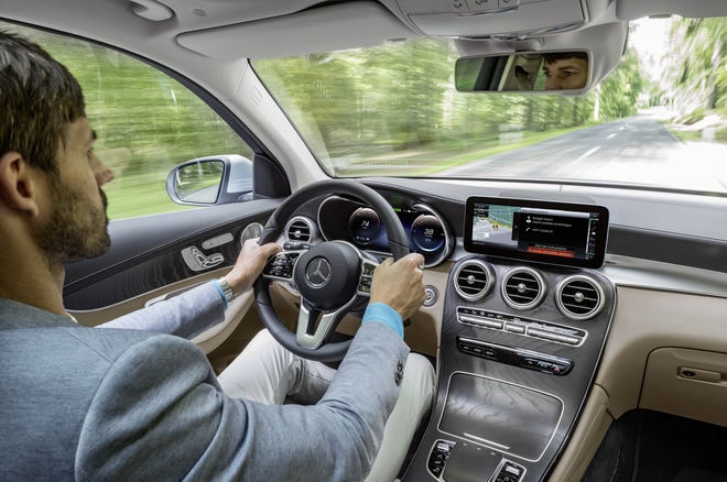 Mercedes-Benz GLC F-Cell: Xe không cần xăng - 4