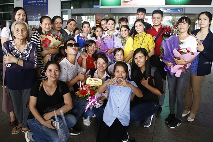 ngoc-huyen-duoc-chao-don-nong-nhiet-trong-lan-dau-ve-nuoc-bieu-dien-6