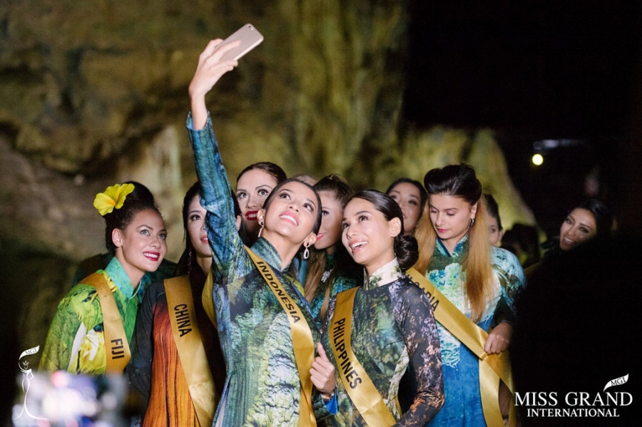 Thi sinh Hoa hau Hoa binh Quoc te chup anh ao dai o dong Thien Duong hinh anh 2
