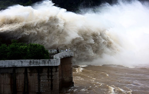 thuy-dien-hoa-binh-xa-lu-lon-nhat-trong-10-nam-2
