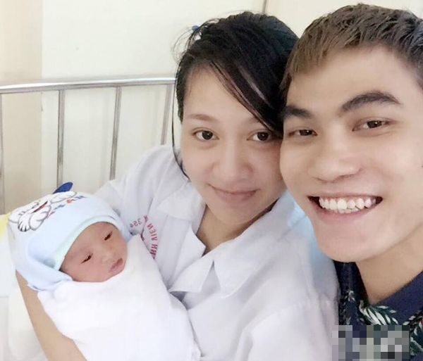 vo sinh con, anh chong tre ha noi 