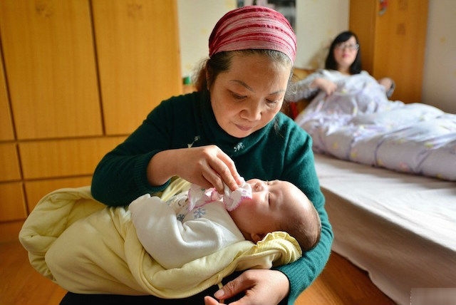 Bà nội quá nhiệt tình chăm cháu, con dâu lên mạng kêu hận vì nghĩ bà chia rẽ tình mẹ con - Ảnh 3.
