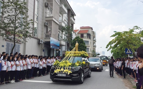 tieng trong truong hoa tieng khoc cua hoc sinh luong the vinh don linh cuu thay cuong - 1