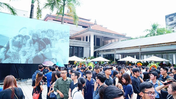 dong nguoi tien biet thay giao van nhu cuong ve coi vinh hang - 5