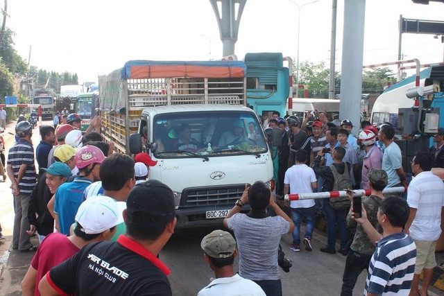 Gan 400 oto duoc de xuat mien phi tai tram BOT Bien Hoa hinh anh 1